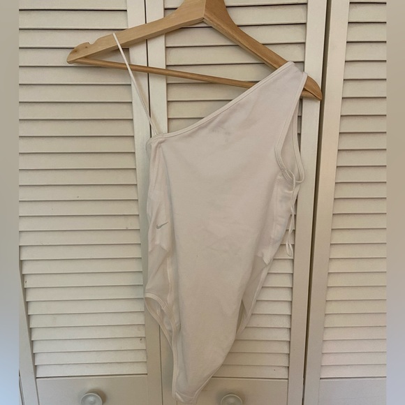 Nike bodysuit - Picture 3 of 5